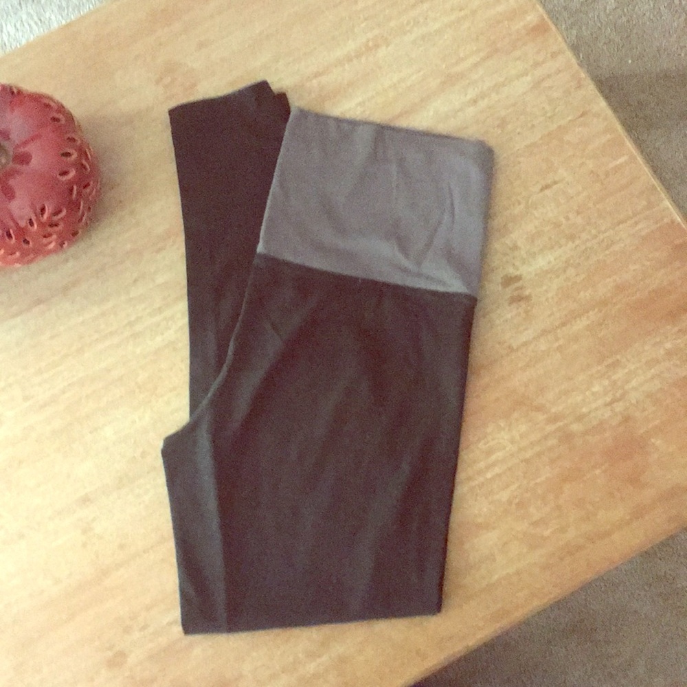 VS Pink Yoga Leggings